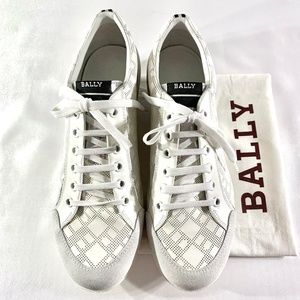 Bally Off White Silver Gray Patent Leather Sneakers Trainers Retro size 9 39.5